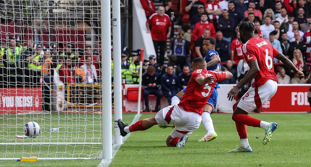 巴萨旧将：足球世界没人能达到梅西的高度，他让我们变得更好